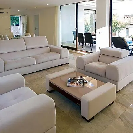 Sleeps 6 Pool Air Con Wifi Villa