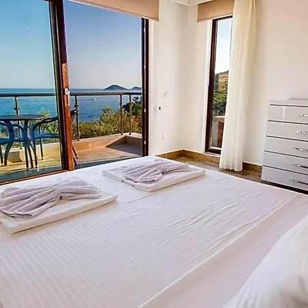 Sleeps 6 Pool Air Con Wifi Kalkan
