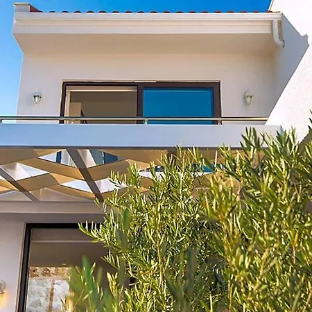 Sleeps 6 Pool Air Con Wifi Kalkan